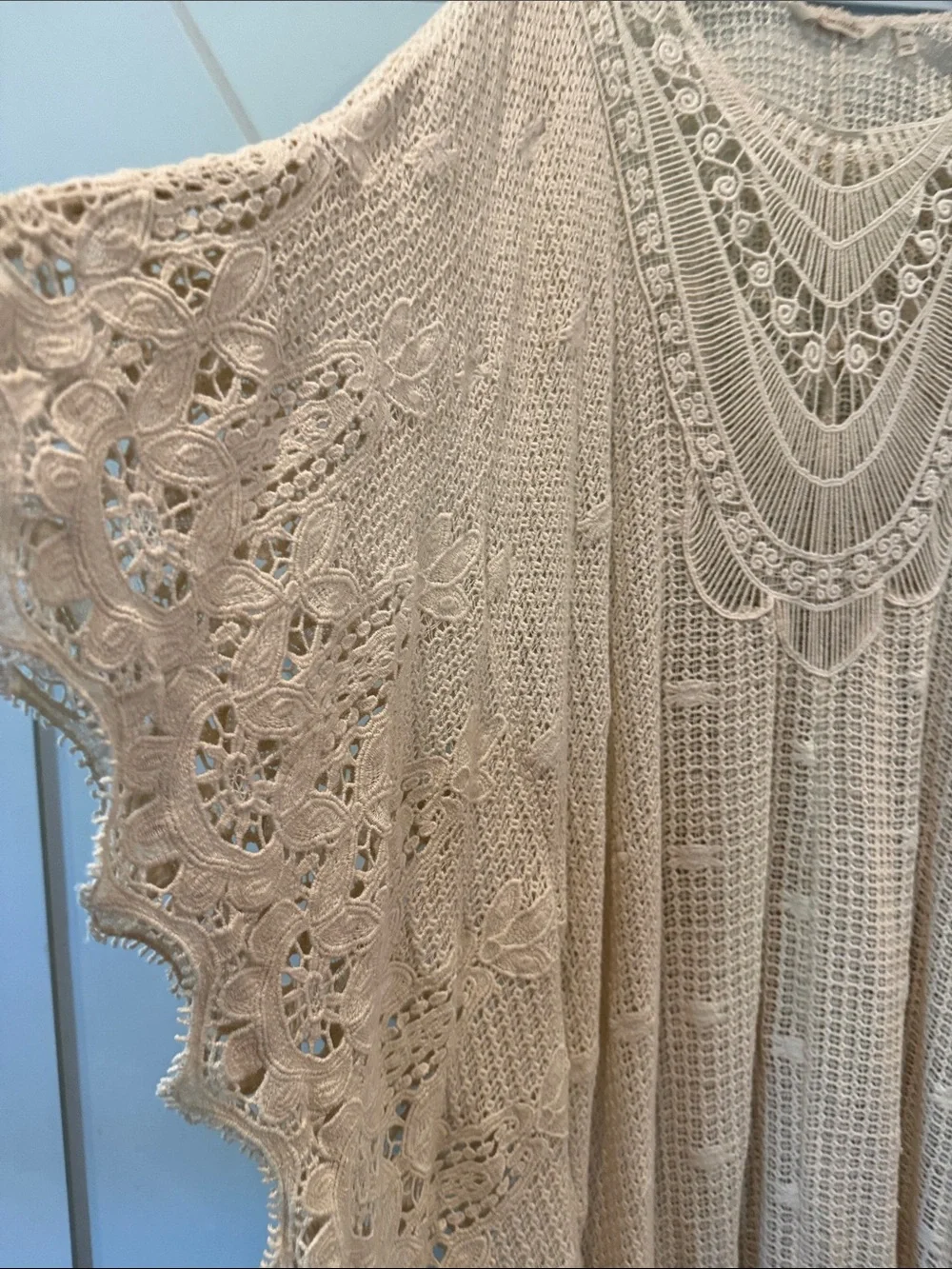 Soft Surroundings Crochet Lace Cover - Cream